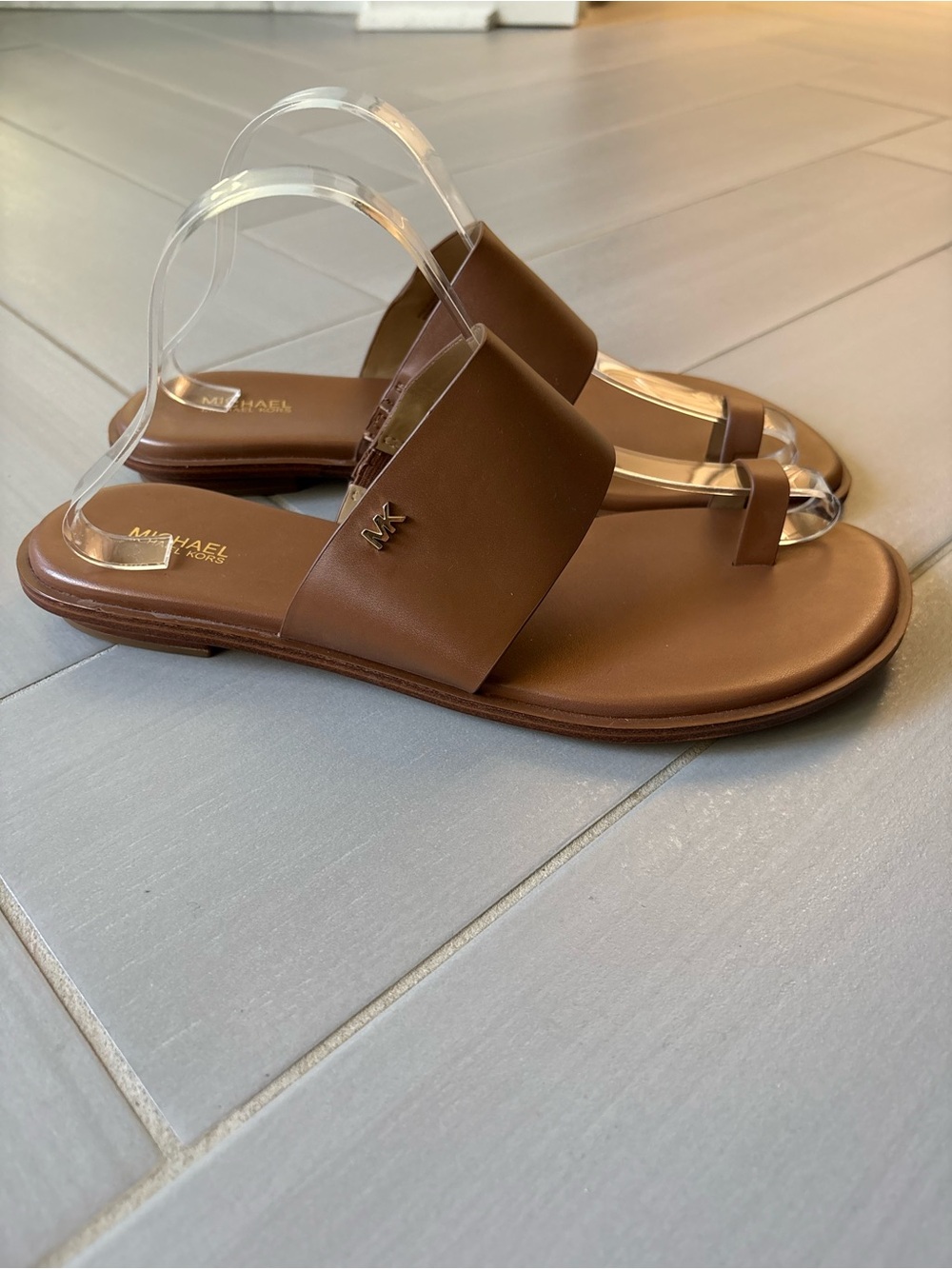 Michael Kors August Flat Sandals | Chestnut Leather | Toe-Loop Slide Sandals - Picture 4 of 8